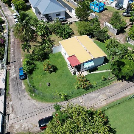 Bungalow Proche Plage Le Gosier  Exterior photo